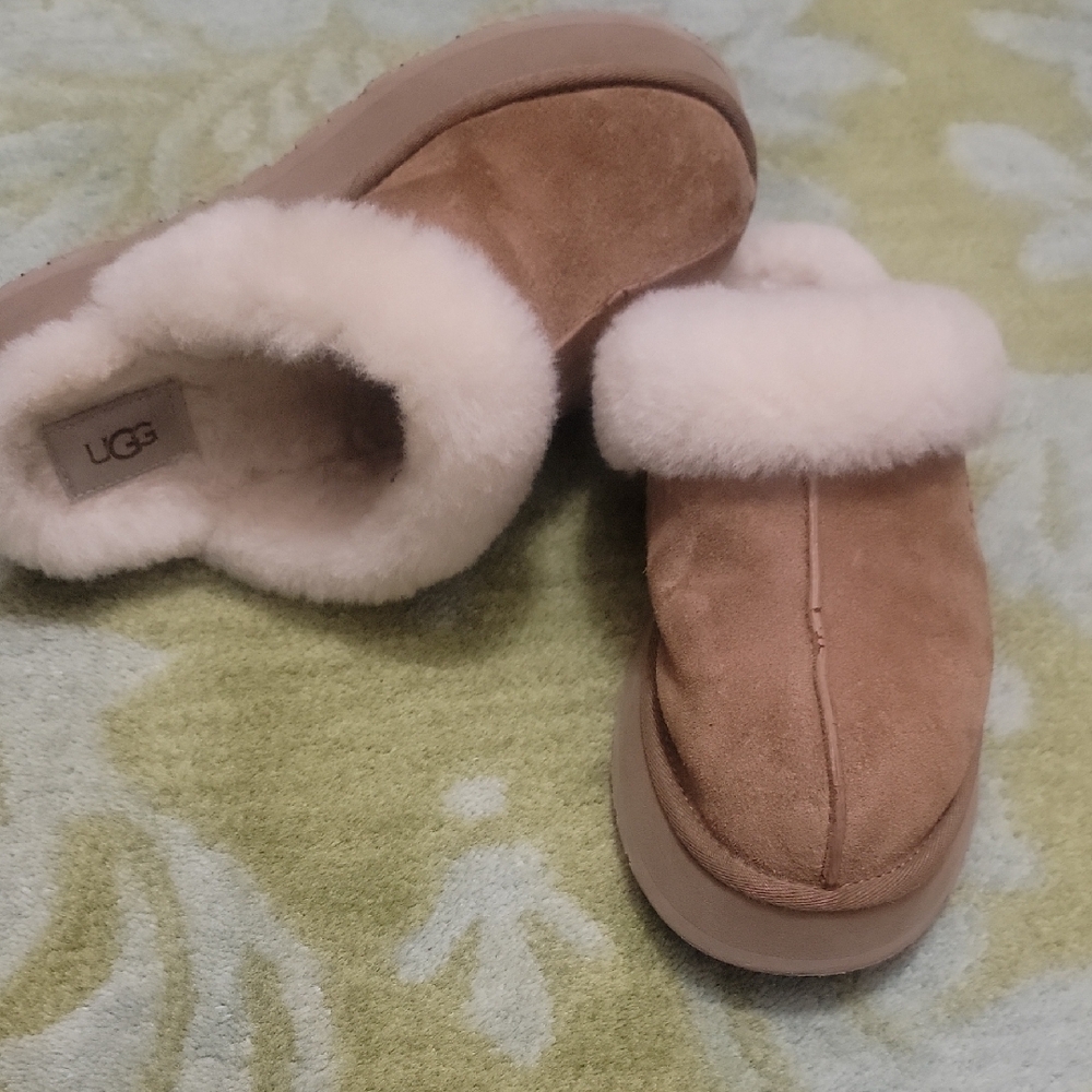 UGG Chestnut Tan Suede Shearling Clog Slippers with Cream Fur